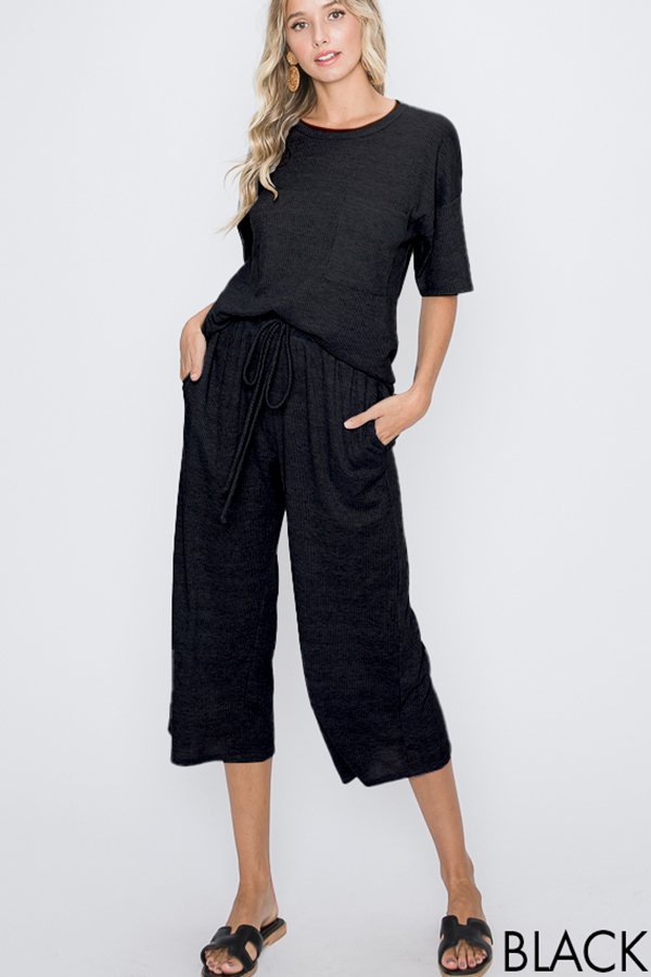 Ribbed Wide Leg Crop Pants with Drawstring & Pockets